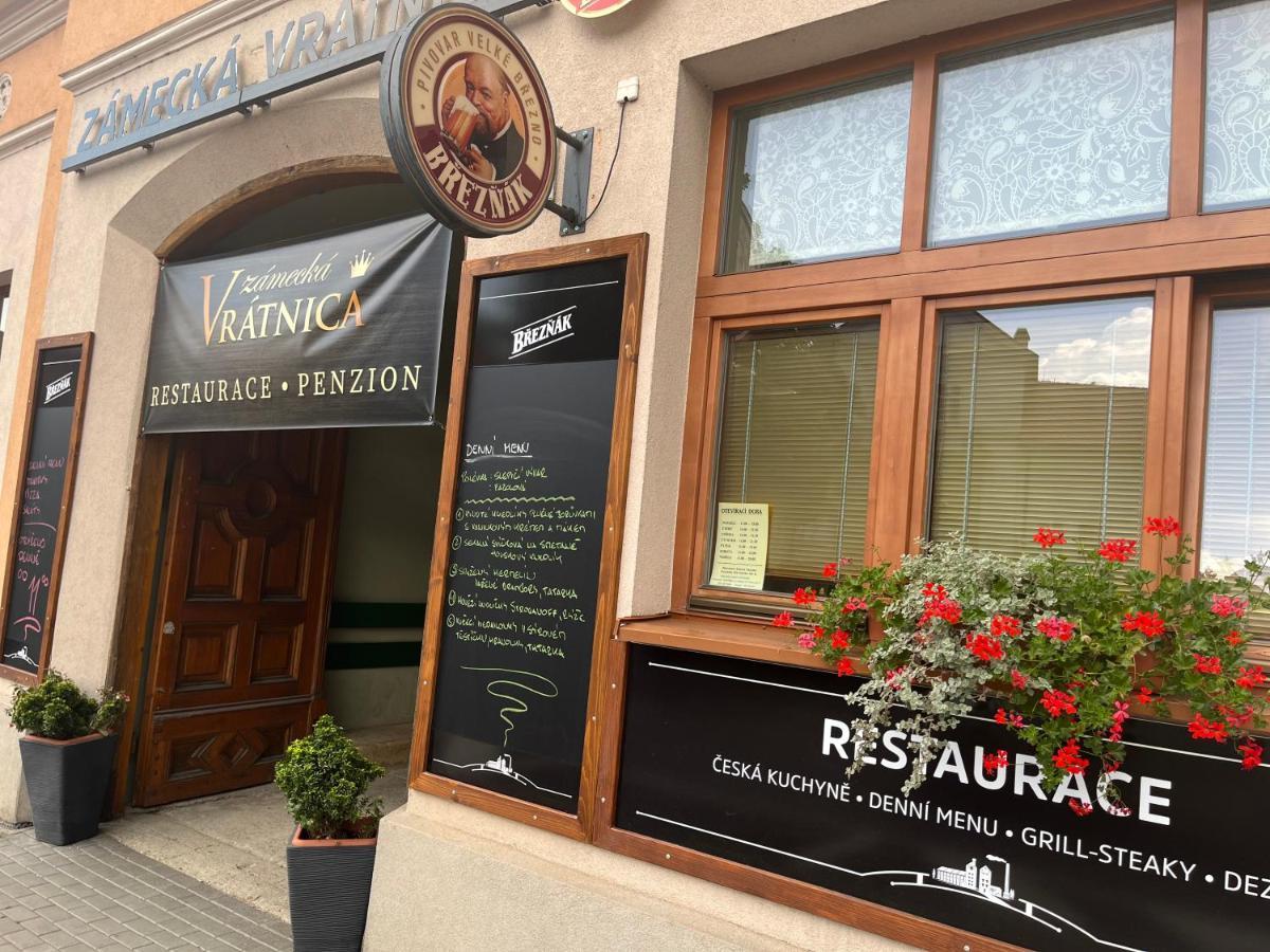 Penzion A Restaurace Zamecka Vratnica Vizovice Exterior foto